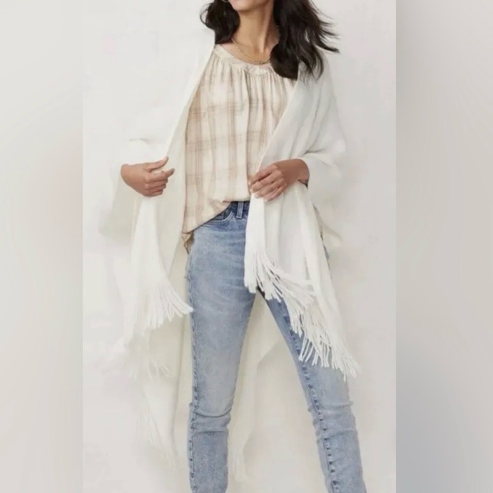 LC Lauren Conrad Off White Fringe Wrap Scarf